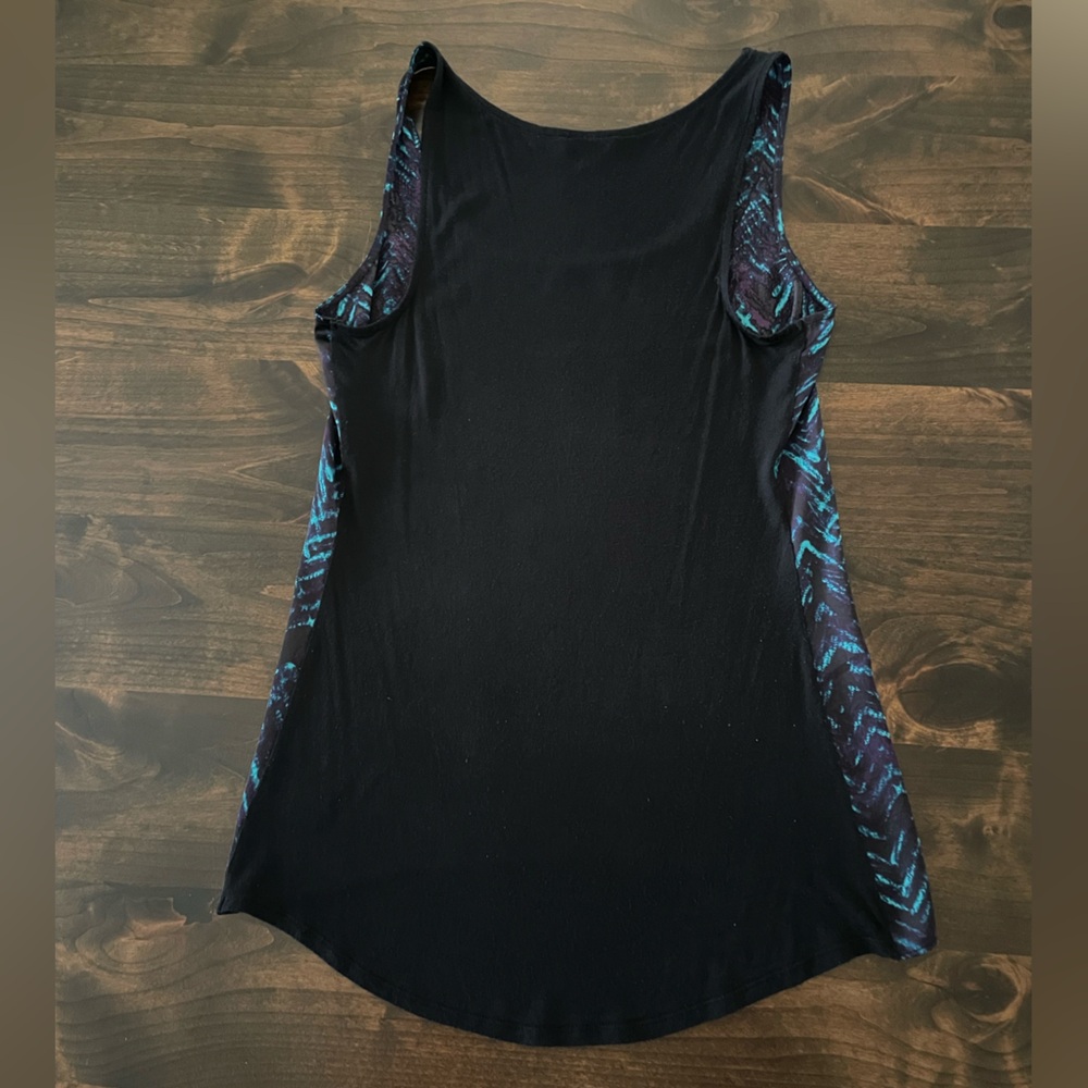EXPRESS Chevron Pattern Tank Top - Picture 6 of 8